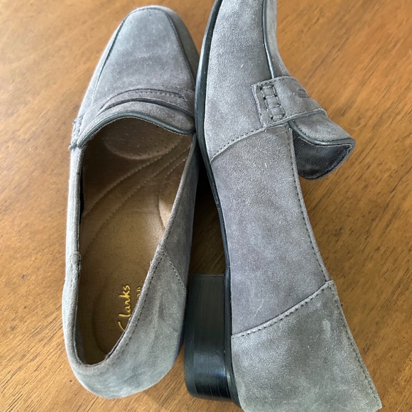 Clarks 7.5 Gray Loafers - Picture 2 of 4